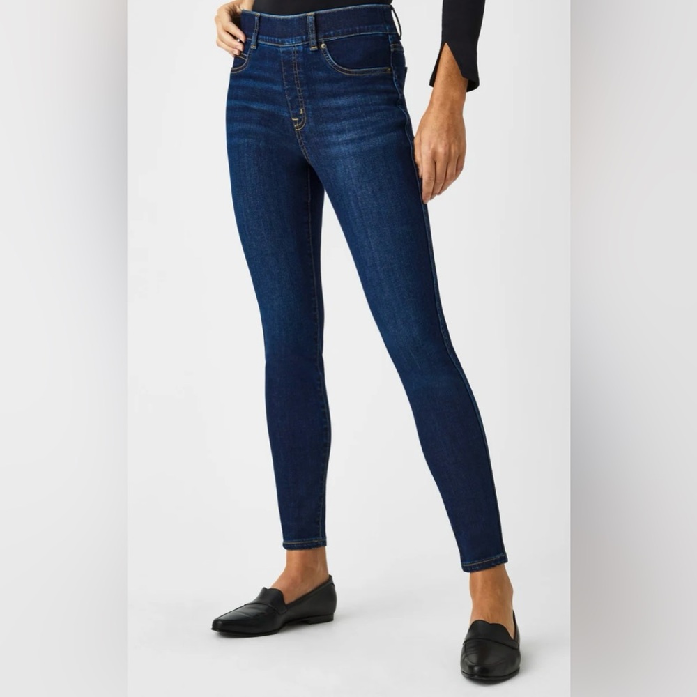 SPANX Ankle  Blue Skinny Jeans in size Small Petite .